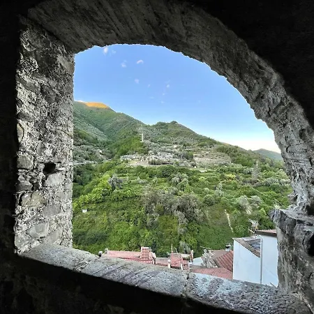 La Cava A *